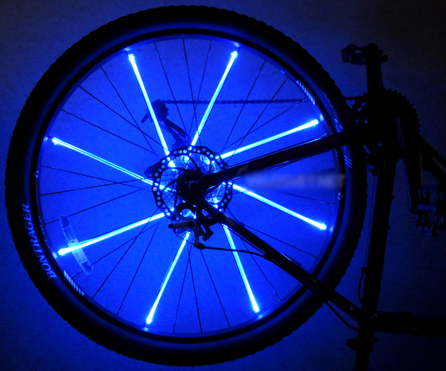 Подсветка колеса велосипеда BC-L04A LED с датчиком движения, питание 3*LR44