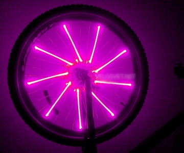 Фиолетовая подсветка на колесо