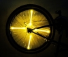 Желтая подсветка на велосипед